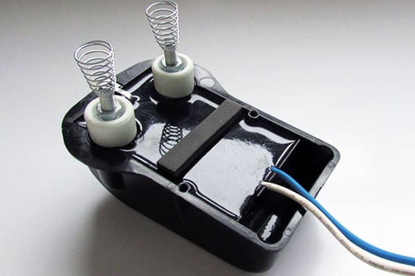 2 encapsulated electronic parts