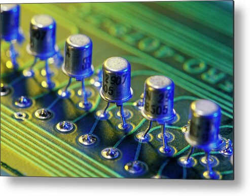4 transistor in circuit pcb