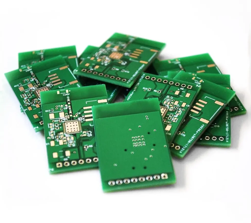 A comparison chart showing different PCB thicknesses (e.g., 0.8mm, 1.57mm, 2.36mm) with their corresponding applications (e.g., consumer electronics, power electronics).